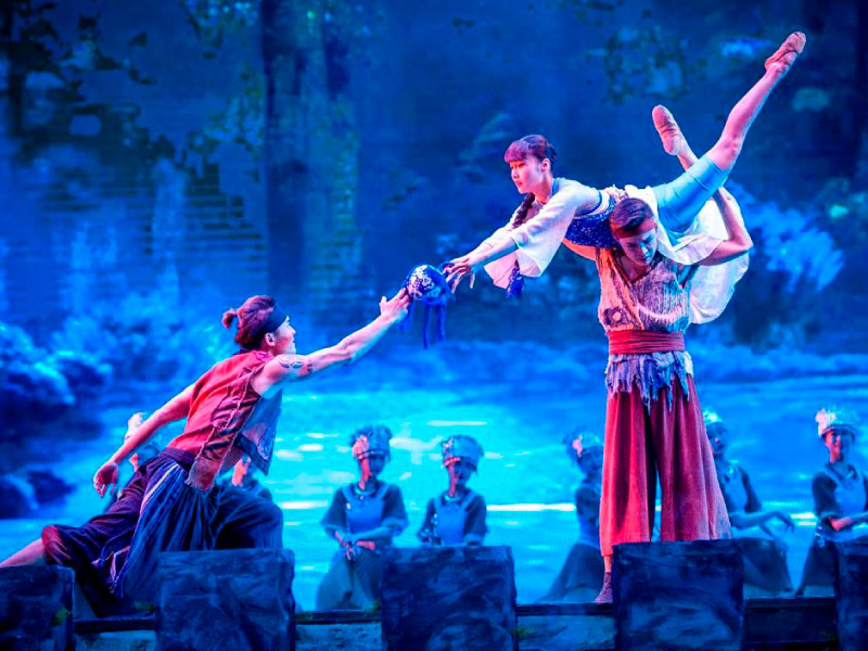 rang-ro-tuong-tay-show-thuc-canh-trung-quoc