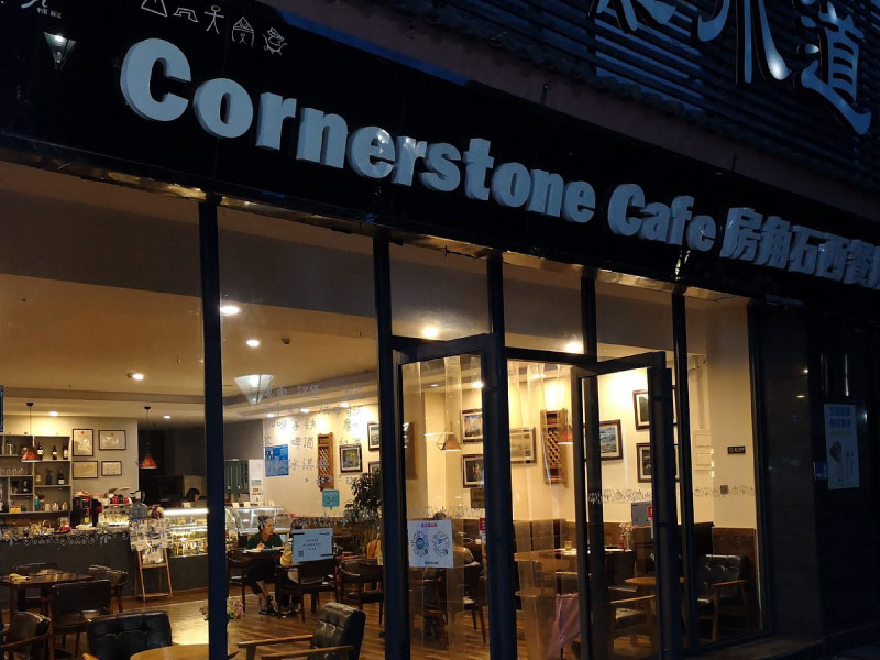Cornerstone-Cafe-quan-ca-phe-dep-o-le-giang
