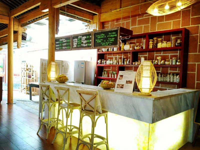 HuangYu-Ting-Lei-Coffee-quan-ca-phe-dep-le-giang