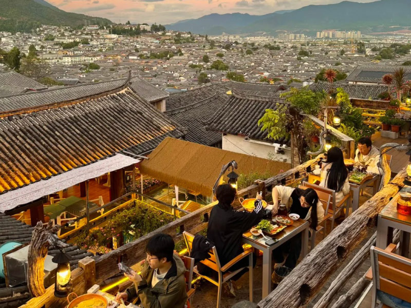 Rooftop-Coffee-quan-ca-phe-dep-o-le-giang