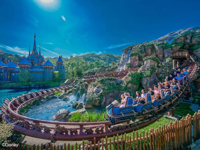 tro-choi-Hyperspace-Mountain-disneyland-hong-kong